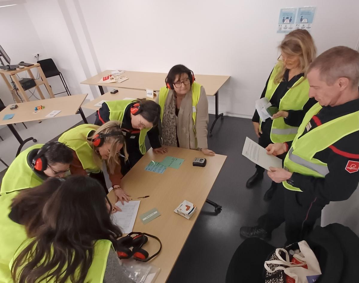 Participants à la rencontre inter-SDIS autour d'un atelier