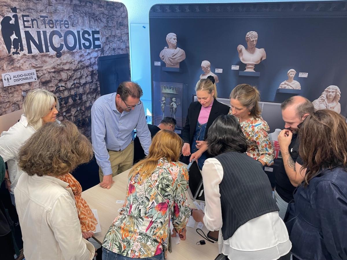 Participants expérimentant l'escape game de Nice Métropole
