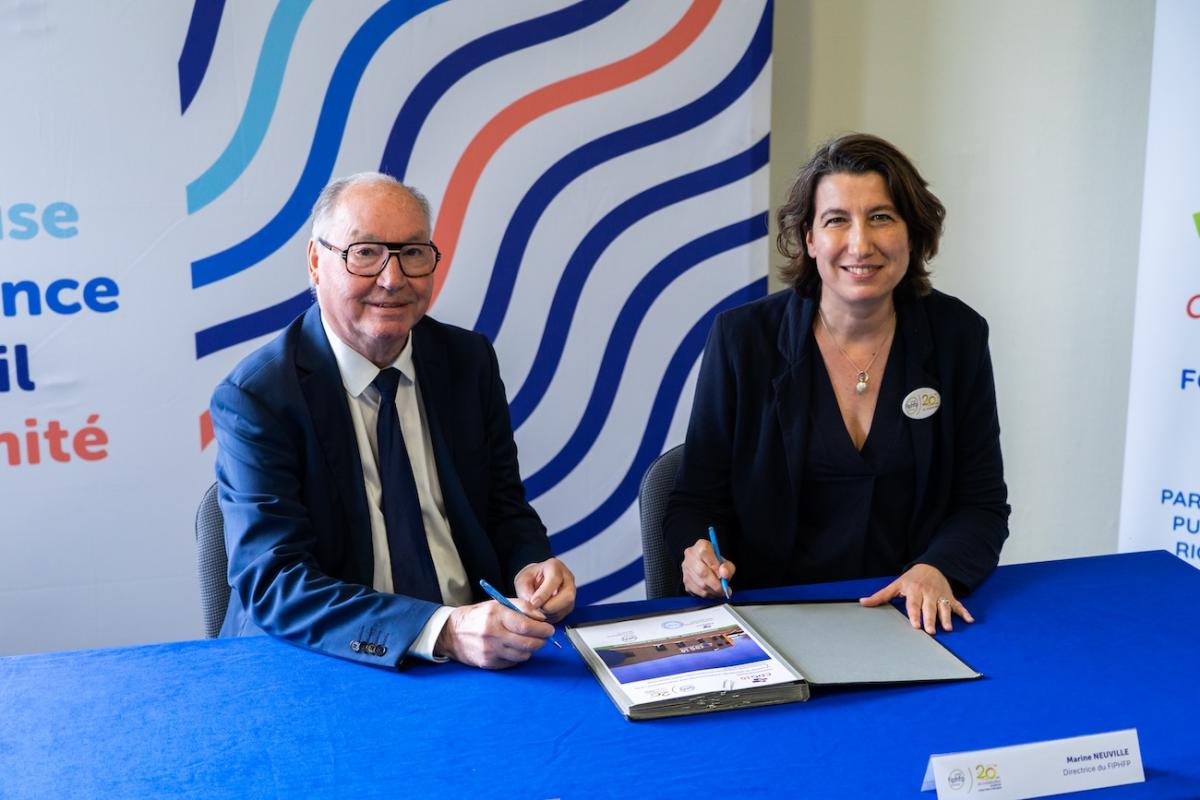 Marine Neuville aux côtés du président du CDG de l'Aube