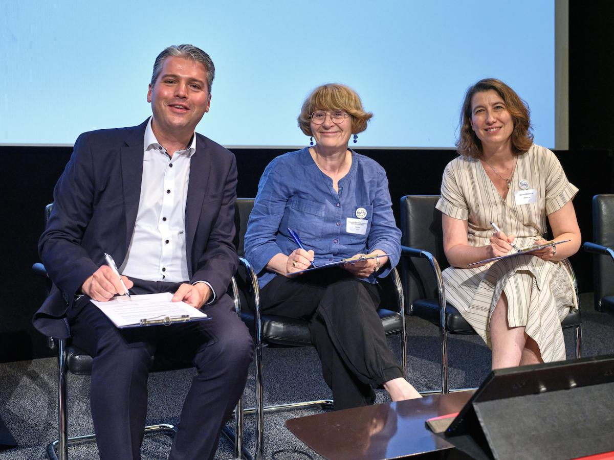 Signataires de la convention entre le FIPHFP et le CD de la Moselle