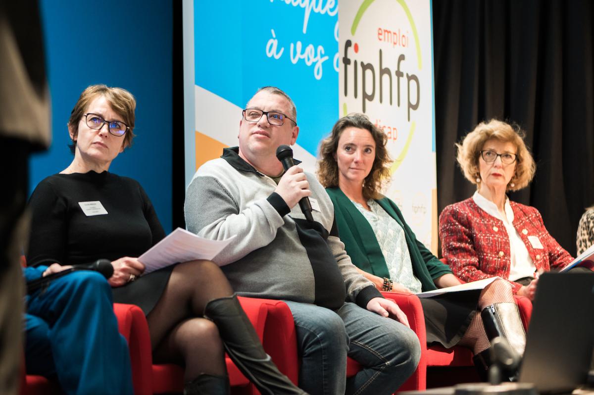 Participants à la 1ère table ronde