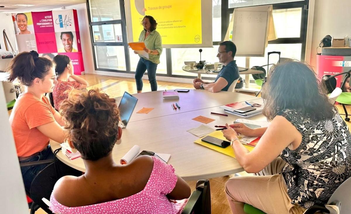 Travail de groupe à l'oaccsion de la journée du club Handi-Pacte de la Réunion, le 5 juin 2025