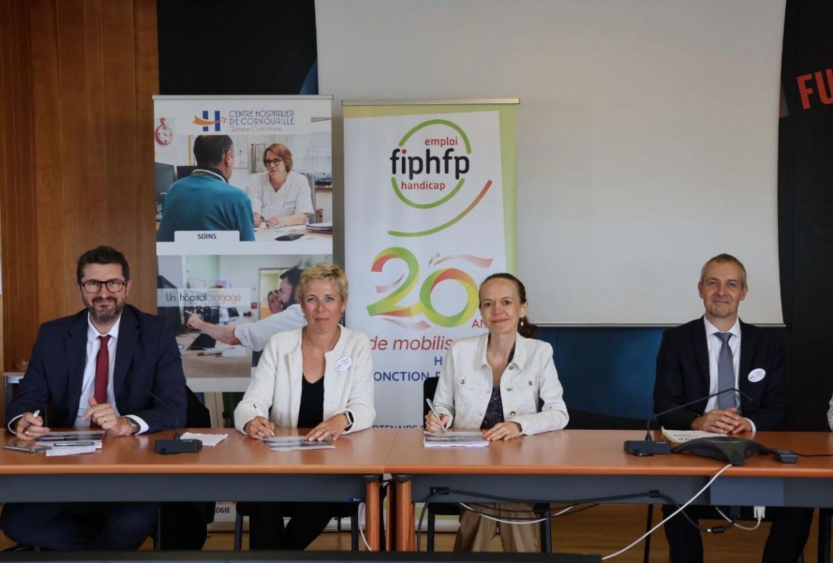 Photographie des signataires du Centre Hospitalier de Cornouailles