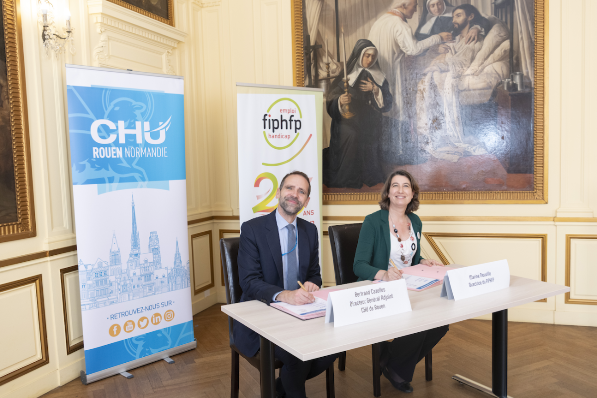 Bertrand Cazelles, directeur général adjoint du CHU de Rouen, Marine Neuville, directrice du FIPHFP