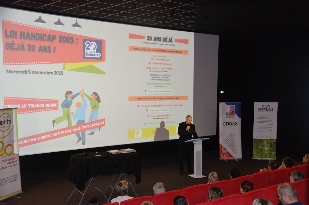 Vue de la salle et de la scène de la journée départementale organisée par le CDG et le Département de la Lozère