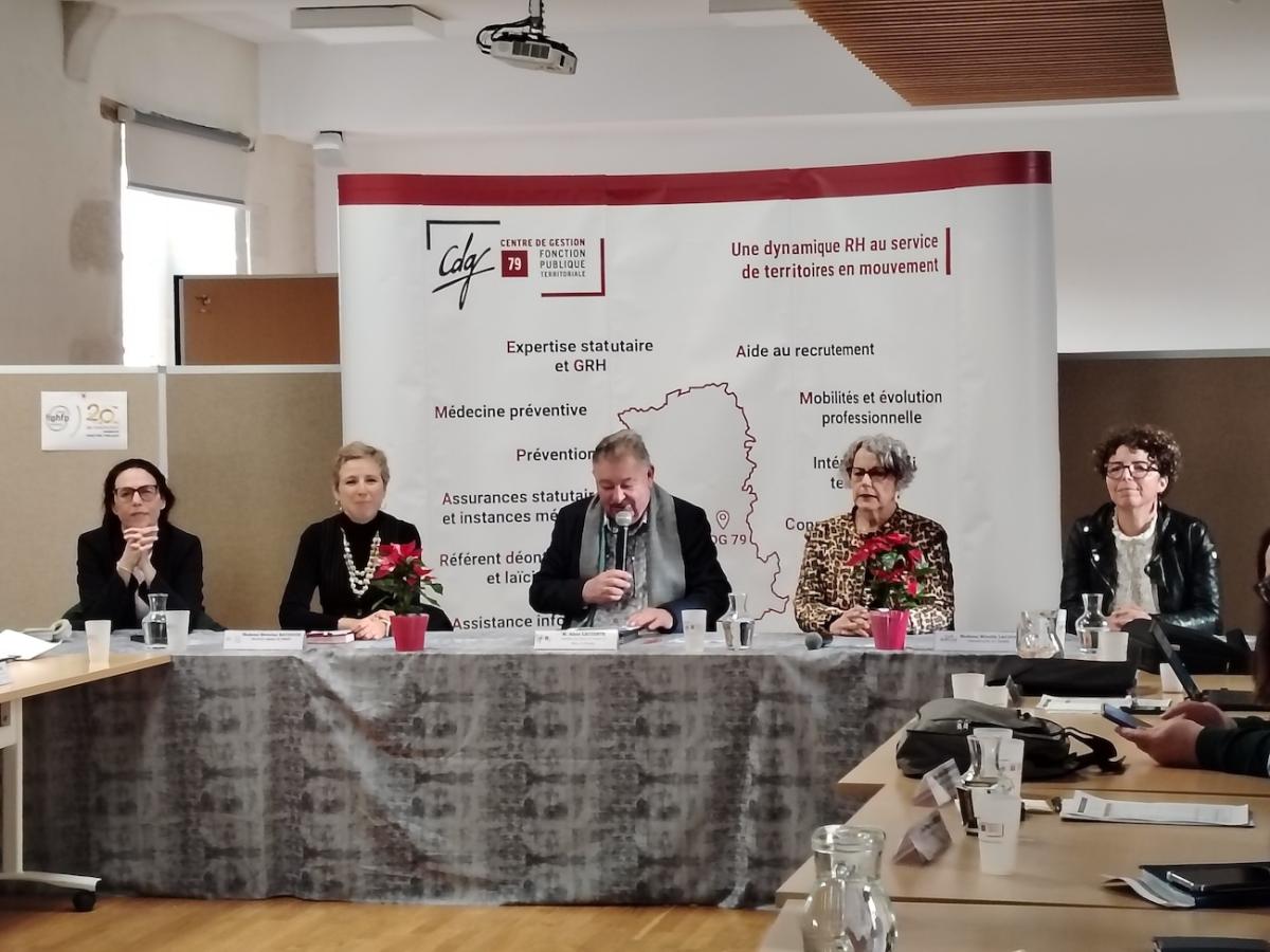 Photo des signataires de la convention