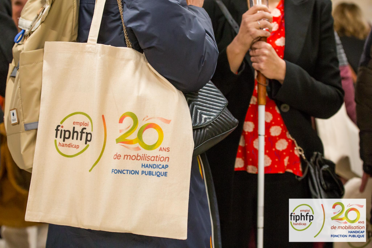 Photo d'un tote bag du Tour de France des 20 ans du FIPHFP