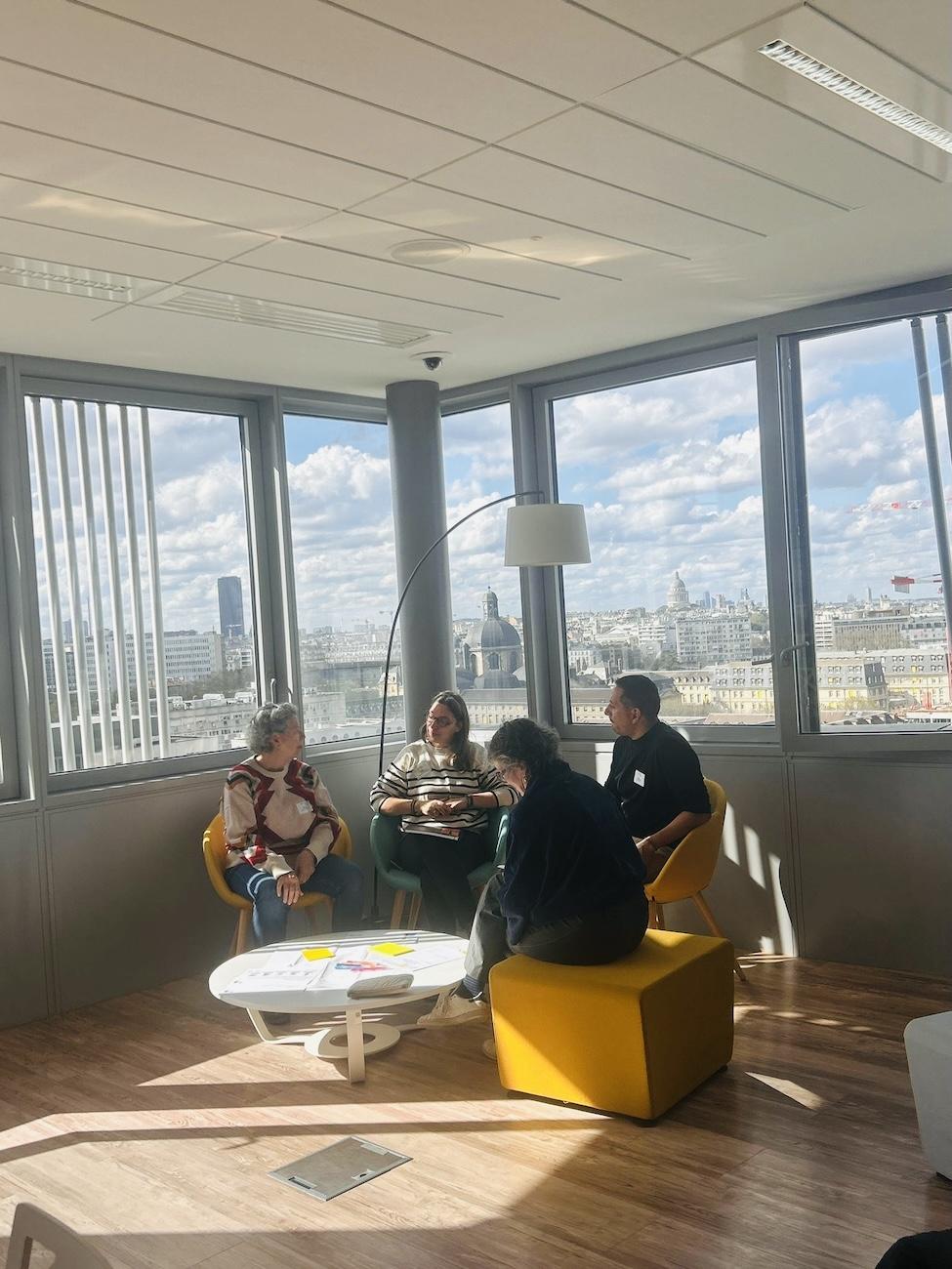 Groupe travaillant lors de l'atelier
