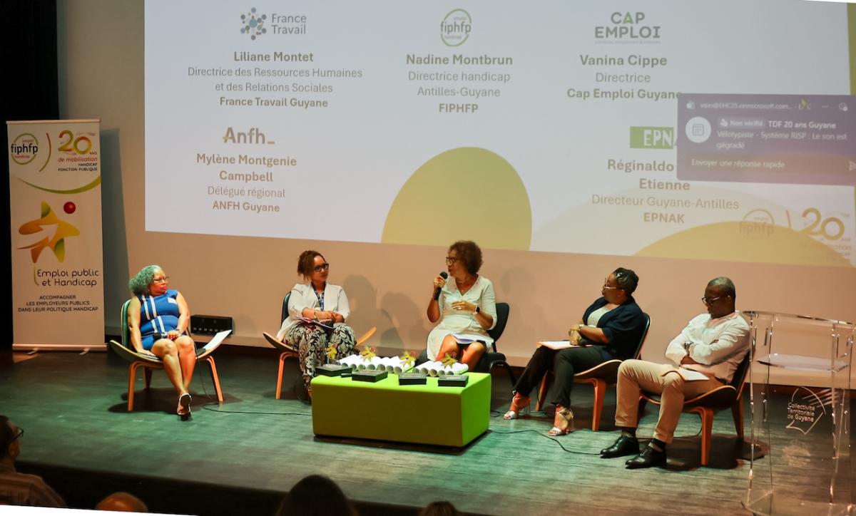 Photographie de la table ronde